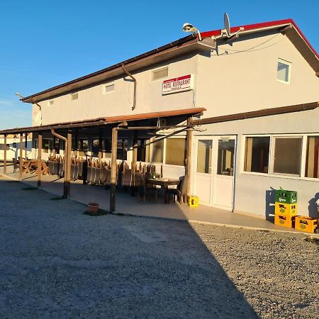 Hotel Safta Hotels Pielestii Kültér fotó