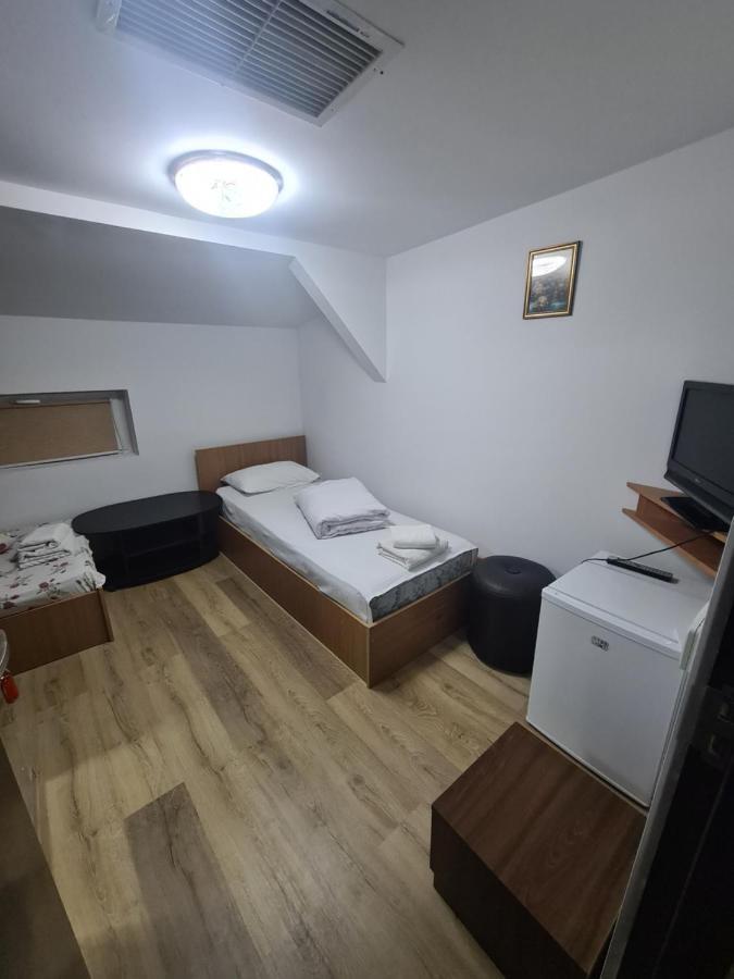 Hotel Safta Hotels Pielestii Kültér fotó