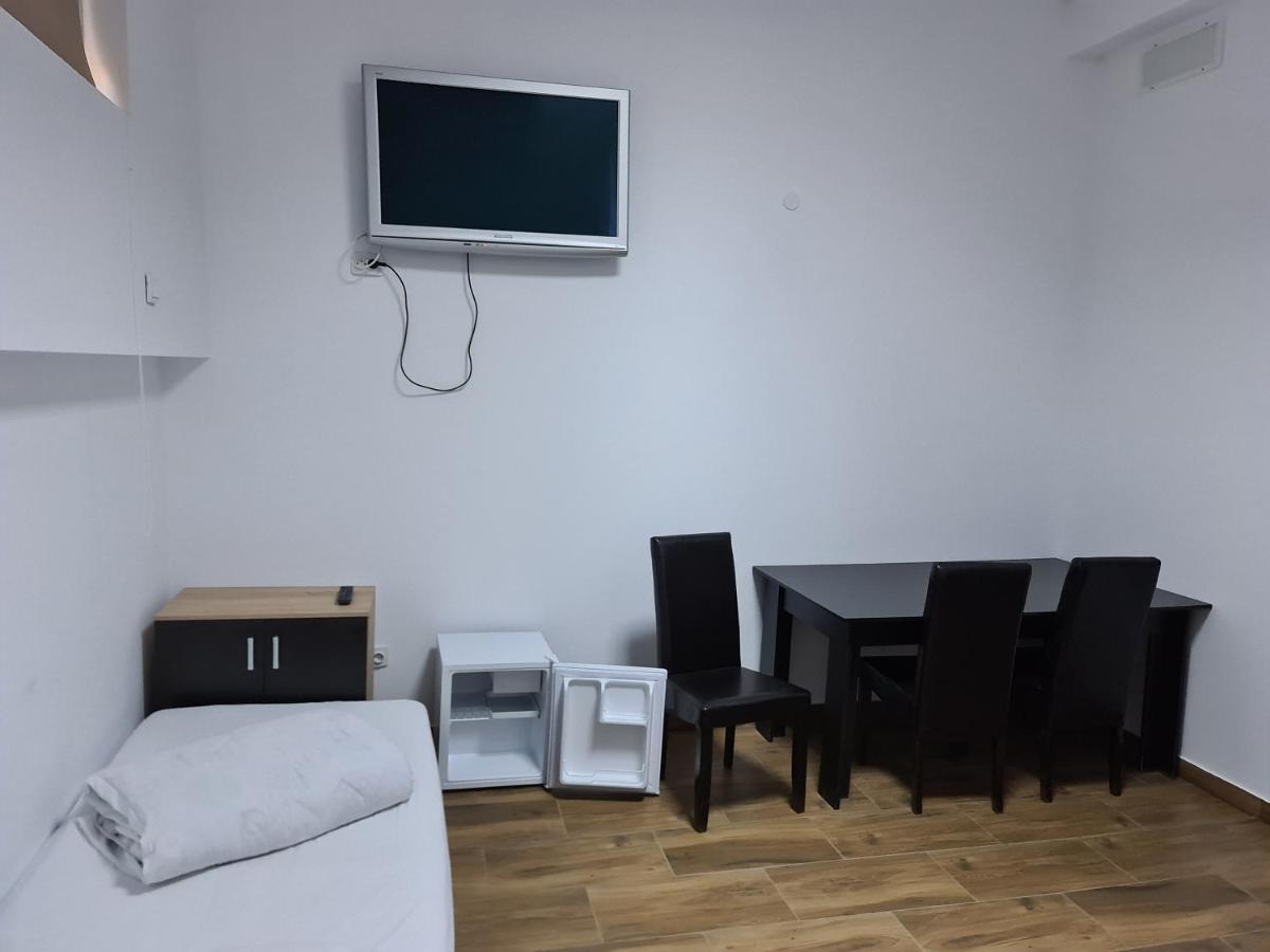 Hotel Safta Hotels Pielestii Kültér fotó